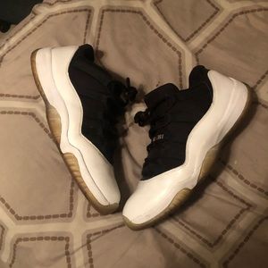 Jordan 11 tuxedo